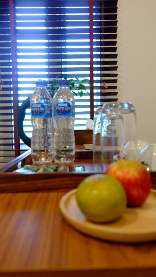 The Backyard Homestay Пакчонг Экстерьер фото